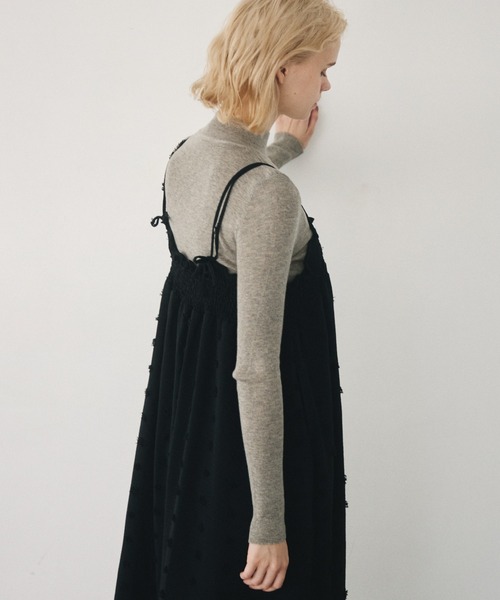 Crisp(クリスプ)の「crinkle volume cami onepiece / クリンクルボリュームキャミワンピース(ワンピース・レディース・ブラック/アイボリー・FREE)」の6枚目の写真