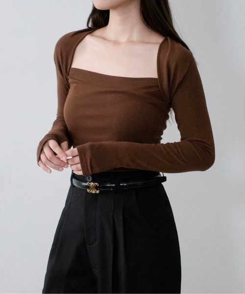 on:nue(オンニュ)の「【on:nue】ボレロレイヤード風フィンガーホールカットソー /26-27 AW COLLECTION(Tシャツ/カットソー・レディース・ブラウン/ブラック・FREE)」の19枚目の写真