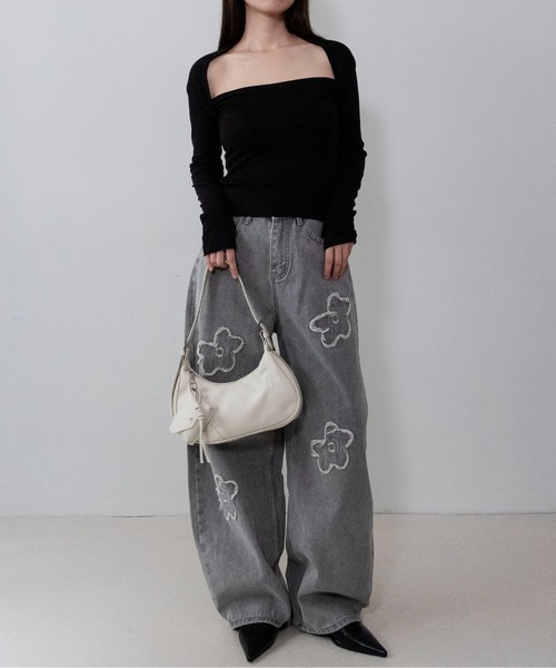 on:nue(オンニュ)の「【on:nue】ボレロレイヤード風フィンガーホールカットソー /26-27 AW COLLECTION(Tシャツ/カットソー・レディース・ブラウン/ブラック・FREE)」の5枚目の写真