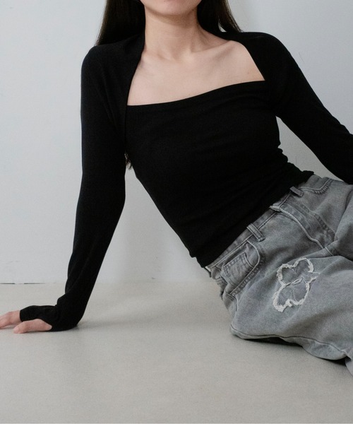 on:nue(オンニュ)の「【on:nue】ボレロレイヤード風フィンガーホールカットソー /26-27 AW COLLECTION(Tシャツ/カットソー・レディース・ブラウン/ブラック・FREE)」の4枚目の写真