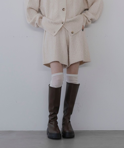 LOWRYS FARM(ローリーズファーム)の「ケーブルニットショートパンツ 1052805(その他パンツ・レディース・ブラック/アイボリー/グレー・FREE)」の2枚目の写真