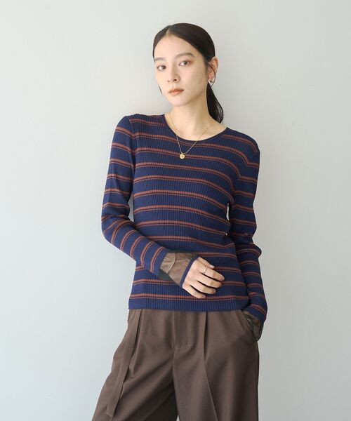 YECCA VECCA(イェッカヴェッカ)の「袖口シアーリブニット(ニット/セーター・レディース・ボルドー/その他7/ライトベージュ/ブラック・FREE)」の4枚目の写真