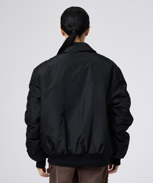Alpha Industries(アルファインダストリーズ)の「【ALPHA / アルファ】CWU-45/P RELAXED FIT FLIGHT JACKET / オックスフォード リラックスフィット フライトジャケット / ユニセックス(ブルゾン・メンズ・ブラック・XL/L/M)」の2枚目の写真