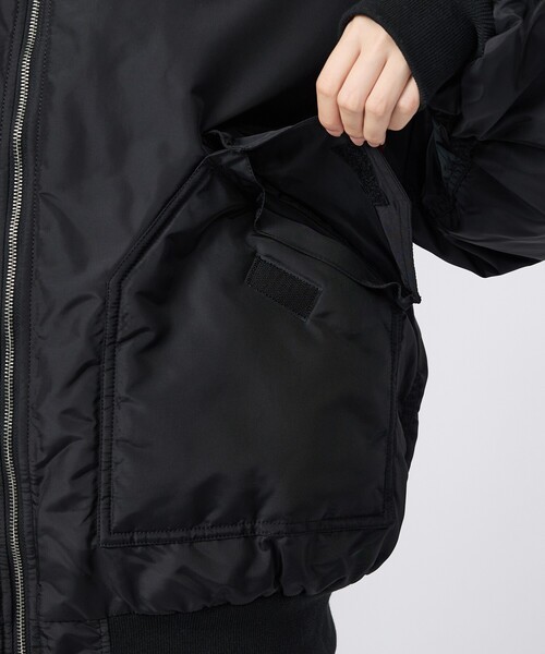 Alpha Industries(アルファインダストリーズ)の「【ALPHA / アルファ】CWU-45/P RELAXED FIT FLIGHT JACKET / オックスフォード リラックスフィット フライトジャケット / ユニセックス(ブルゾン・メンズ・ブラック・XL/L/M)」の6枚目の写真