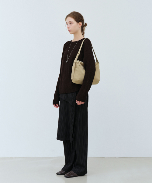 OVHEE(オヴェイ)の「ネサ ホーボーバッグ Nessa Hobo Bag(ショルダーバッグ・レディース・ブラック/サンドベージュ/オートミール・FREE)」の9枚目の写真