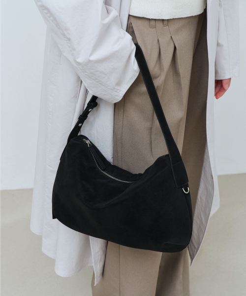OVHEE(オヴェイ)の「ネサ ホーボーバッグ Nessa Hobo Bag(ショルダーバッグ・レディース・ブラック/サンドベージュ/オートミール・FREE)」の17枚目の写真