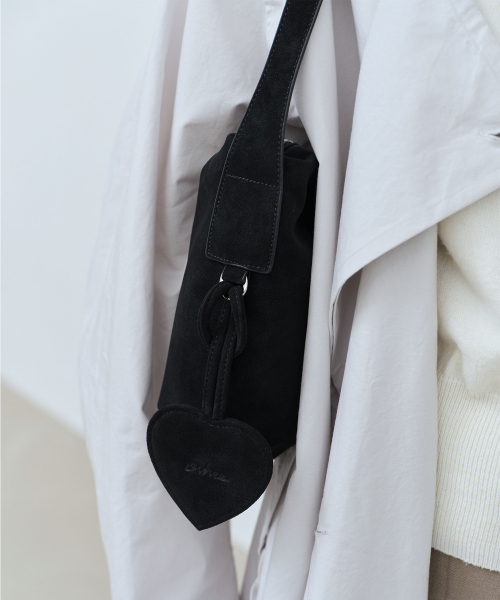 OVHEE(オヴェイ)の「ネサ ホーボーバッグ Nessa Hobo Bag(ショルダーバッグ・レディース・ブラック/サンドベージュ/オートミール・FREE)」の20枚目の写真