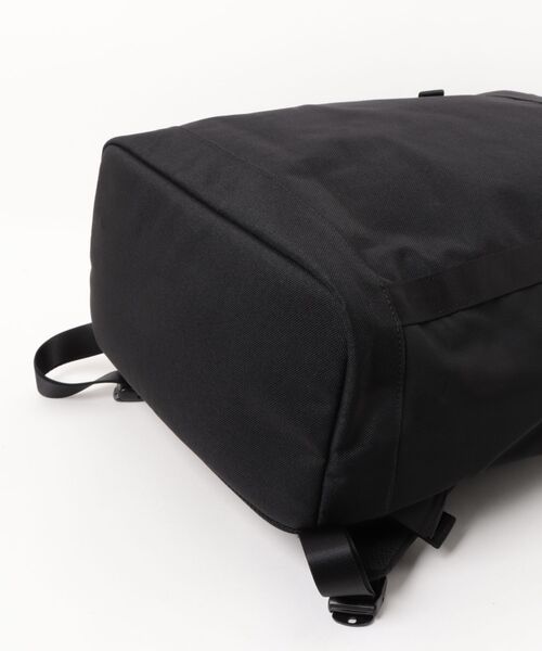 BEAMS DESIGN(ビームス デザイン)の「BEAMSDESIGN(ビームスデザイン) ROUTINE バックパック(バックパック/リュック・メンズ・ブラック/レッド・FREE)」の5枚目の写真