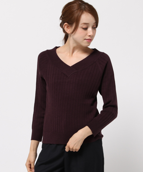 31 Sons de mode（トランテアン　ソン　ドゥ　モード）の「ストレッチワイドリブVネックプルオーバー（ニット/セーター・レディース・ライトグレー/オフホワイト/ブラック/エンジ・36）」の4枚目の写真