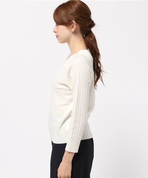 31 Sons de mode（トランテアン　ソン　ドゥ　モード）の「ストレッチワイドリブVネックプルオーバー（ニット/セーター・レディース・ライトグレー/オフホワイト/ブラック/エンジ・36）」の9枚目の写真