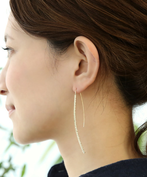 queite(ケイト)の「梨地ロングフックピアス(ピアス(両耳用)・レディース・ゴールド/シルバー・FREE)」の8枚目の写真