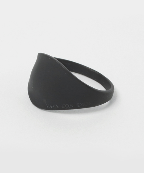 Vaya Con Dios（ヴァヤコンディオス）の「【VayaConDios/ ヴァヤコンディオス】ステンレス製ソフトアーマーリング（リング・メンズ・ブラック/シルバー/アンティークシルバー/シルバー系その他・#17/#19/#21）」の8枚目の写真
