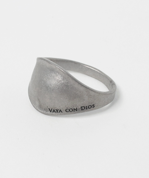 Vaya Con Dios（ヴァヤコンディオス）の「【VayaConDios/ ヴァヤコンディオス】ステンレス製ソフトアーマーリング（リング・メンズ・ブラック/シルバー/アンティークシルバー/シルバー系その他・#17/#19/#21）」の6枚目の写真