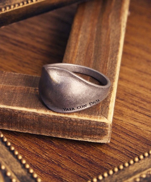 Vaya Con Dios（ヴァヤコンディオス）の「【VayaConDios/ ヴァヤコンディオス】ステンレス製ソフトアーマーリング（リング・メンズ・ブラック/シルバー/アンティークシルバー/シルバー系その他・#17/#19/#21）」の10枚目の写真