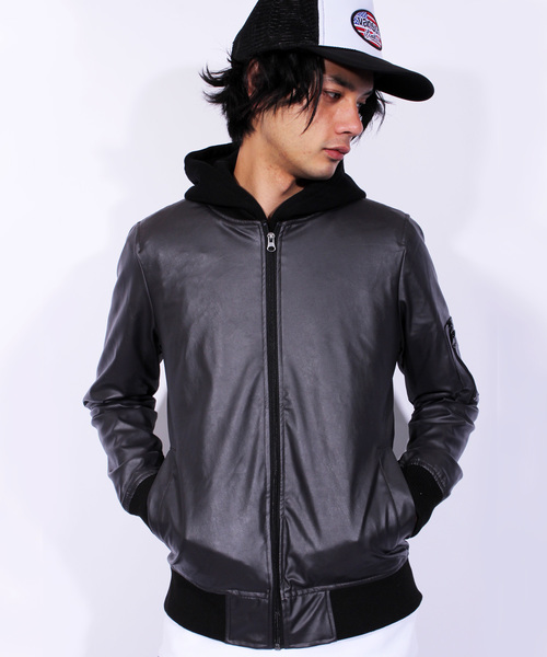 ８(eight)（エイト）の「MA-1 ミリタリージャケット PUレザー ライダース （MA-1・メンズ・ブラック/チャコールグレー/キャメル/ネイビー・LARGE/MEDIUM/X-LARGE）」の3枚目の写真