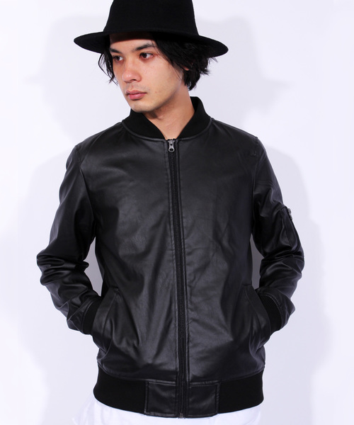 ８(eight)（エイト）の「MA-1 ミリタリージャケット PUレザー ライダース （MA-1・メンズ・ブラック/チャコールグレー/キャメル/ネイビー・LARGE/MEDIUM/X-LARGE）」の2枚目の写真