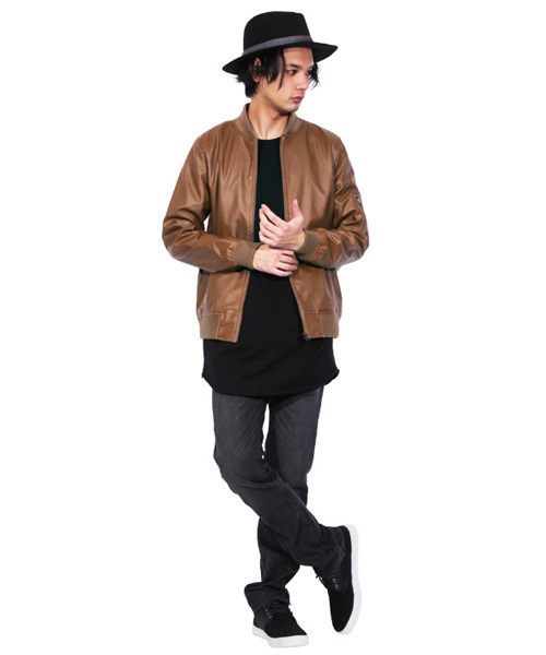 ８(eight)（エイト）の「MA-1 ミリタリージャケット PUレザー ライダース （MA-1・メンズ・ブラック/チャコールグレー/キャメル/ネイビー・LARGE/MEDIUM/X-LARGE）」の8枚目の写真