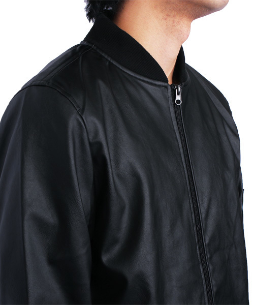 ８(eight)（エイト）の「MA-1 ミリタリージャケット PUレザー ライダース （MA-1・メンズ・ブラック/チャコールグレー/キャメル/ネイビー・LARGE/MEDIUM/X-LARGE）」の12枚目の写真