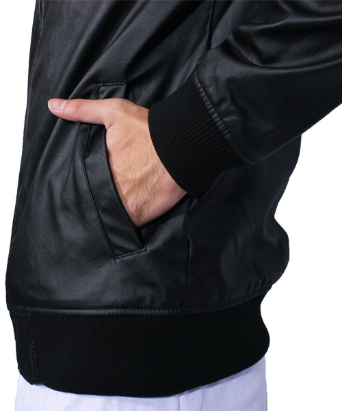 ８(eight)（エイト）の「MA-1 ミリタリージャケット PUレザー ライダース （MA-1・メンズ・ブラック/チャコールグレー/キャメル/ネイビー・LARGE/MEDIUM/X-LARGE）」の15枚目の写真