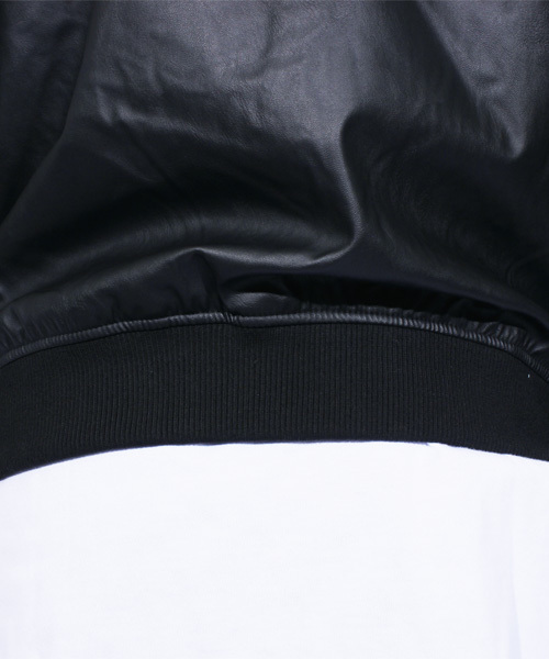 ８(eight)（エイト）の「MA-1 ミリタリージャケット PUレザー ライダース （MA-1・メンズ・ブラック/チャコールグレー/キャメル/ネイビー・LARGE/MEDIUM/X-LARGE）」の19枚目の写真
