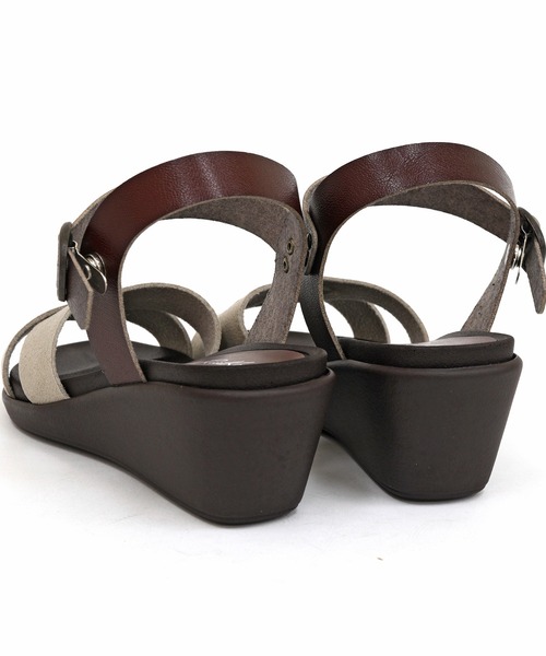 RiiiKa(リーカ)の「【MADE IN JAPAN】 歩きやすさを追求したクロスラインウェッジサンダル 5.5cmヒールで美脚&安定感【RiiiKa/リーカ】(サンダル・レディース・ブラウン系その他/キャメル/ブラック/カーキ・M/S/LL/L)」の17枚目の写真