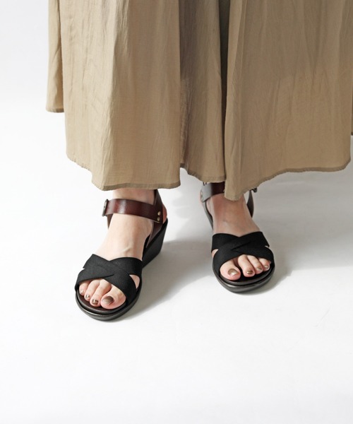RiiiKa(リーカ)の「【MADE IN JAPAN】 歩きやすさを追求したクロスラインウェッジサンダル 5.5cmヒールで美脚&安定感【RiiiKa/リーカ】(サンダル・レディース・ブラウン系その他/キャメル/ブラック/カーキ・M/S/LL/L)」の21枚目の写真