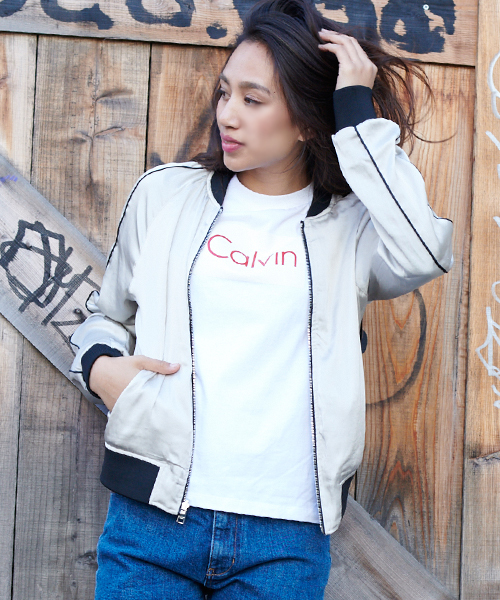 Calvin Klein Jeans（カルヴァンクラインジーンズ）の「リバーシブルボンバージャケット（ブルゾン・レディース・ライトグレー・X-SMALL/LARGE/SMALL/MEDIUM）」の8枚目の写真