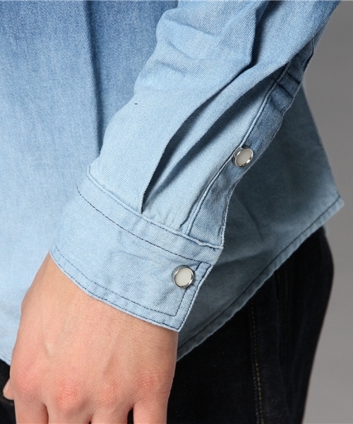 WEGO（ウィゴー）の「WEGO/グラデーションデニムシャツ（シャツ/ブラウス・メンズ・ホワイト/サックスブルー・SMALL/MEDIUM/LARGE）」の8枚目の写真