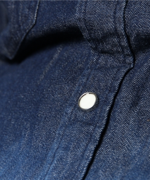 WEGO（ウィゴー）の「WEGO/グラデーションデニムシャツ（シャツ/ブラウス・メンズ・ホワイト/サックスブルー・SMALL/MEDIUM/LARGE）」の9枚目の写真