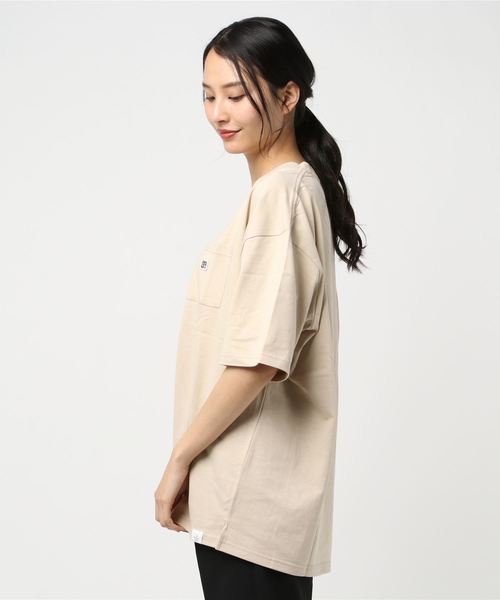 CONVERSE（コンバース）の「CONVERSE/コンバース ビッグシルエット USAコットン ロゴ ワンポイント刺繍 ポケット Tシャツ（Tシャツ/カットソー・メンズ・ホワイト/ブラック/ベージュ・M/L/XL）」の4枚目の写真