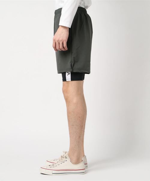 RVCA(ルーカ)の「RVCA メンズ RVCA LAYERD SHORTS ウォークショーツ/ルーカ ショートパンツ(その他パンツ・メンズ・ブラック/グレー・SMALL/MEDIUM/LARGE)」の3枚目の写真