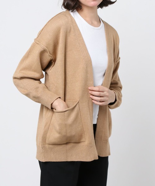 emi+（エミプラス）の「BIGシルエット ニットガウン/カーディガン（ニット/セーター・レディース・ブラック/ベージュ/モカ/キャメル・FREE）」の4枚目の写真