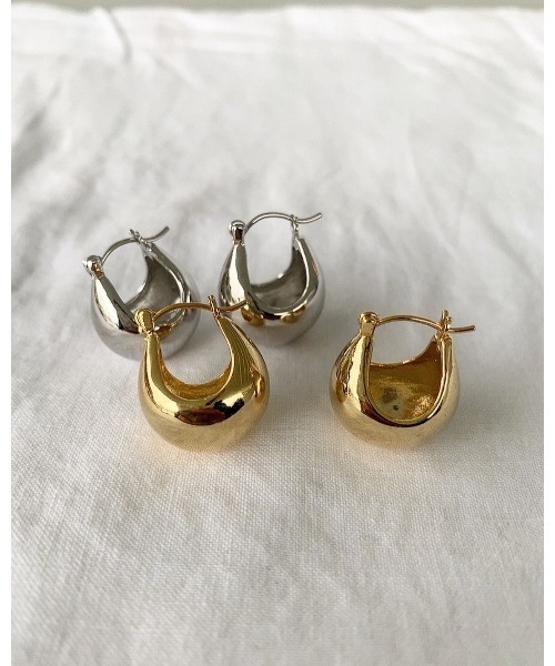 mou（モウ）の「シンプルぷっくりフープピアス（ピアス（両耳用）・レディース・シルバー/ゴールド・FREE）」の5枚目の写真