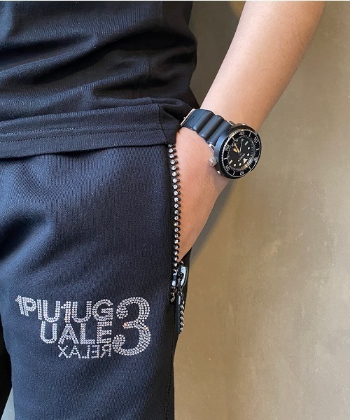 1PIU1UGUALE3  RELAX （ウノピゥウノウグァーレトレ リラックス）の「[1PIU1UGUALE3 RELAX/ウノピュウノウグァーレトレ] 別注 ラインストーンジップショーツ（その他パンツ・メンズ・グレー/ブラック・S/L/M）」の12枚目の写真