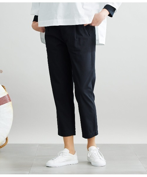 SIPULI（シプリ）の「High Twist Cotton Twill テーパードパンツ（その他パンツ・レディース・ベージュ/ブラック・3/1/2）」の2枚目の写真