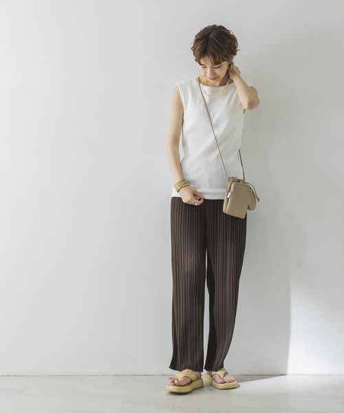 URBAN RESEARCH(アーバンリサーチ)の「カットプリーツパンツ(その他パンツ・レディース・ブラウン/アイボリー/ライトカーキ・FREE)」の18枚目の写真