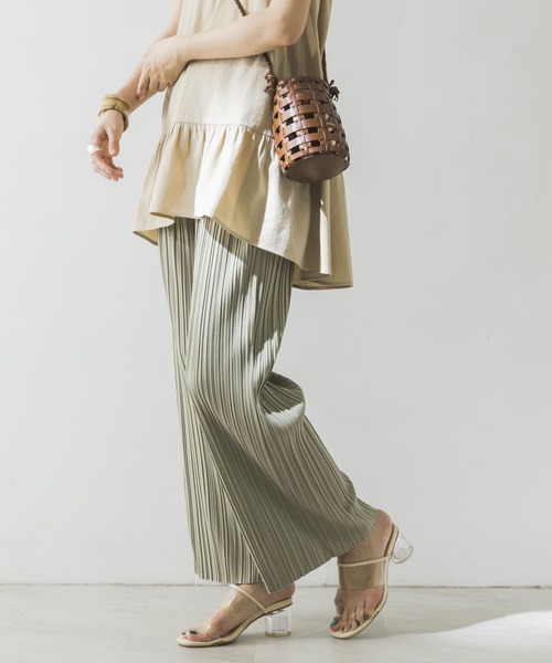 URBAN RESEARCH(アーバンリサーチ)の「カットプリーツパンツ(その他パンツ・レディース・ブラウン/アイボリー/ライトカーキ・FREE)」の19枚目の写真