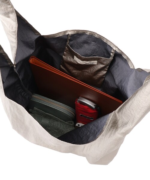 SHOO・LA・RUE（シューラルー）の「◆メタリックマルシェバッグ（エコバッグ/サブバッグ・レディース・シルバー/ゴールド/ブロンズ・00）」の8枚目の写真