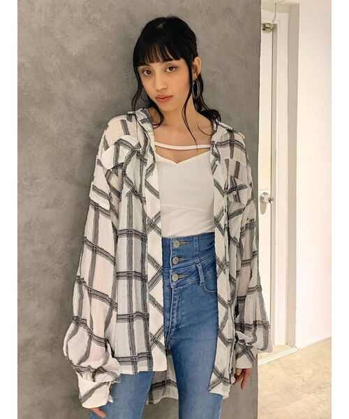 EMODA（エモダ）の「ストラップVキャミソール（キャミソール・レディース・ホワイト/ブラック/ミント・FREE）」の13枚目の写真