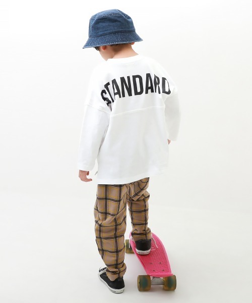 devirock（デビロック）の「フットボール バックプリント 長袖Tシャツ（Tシャツ/カットソー・キッズ・ホワイト/グレー系その他/ブルーグレー/ブラック/イエロー/ライトカーキ/ブルー系その他/ホワイト系その他/パープル系その他/イエロー系その他/グリーン系その他/その他12/その他13/その他14/イエロー系その他2・160cm/130cm/120cm/110cm/140cm/150cm/100cm）」の16枚目の写真