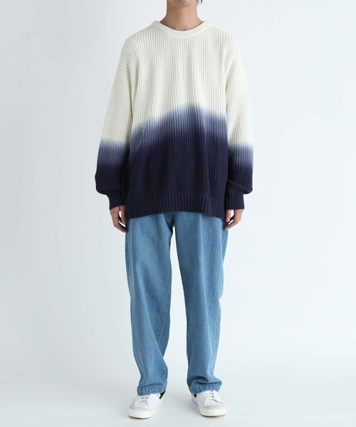 ADAM ET ROPE'（アダムエロペ）の「【LOGAN/ローガン別注】Dip Dye CrewNeck/UNISEX（ニット/セーター・メンズ・ネイビー/グレー・M/L）」の21枚目の写真