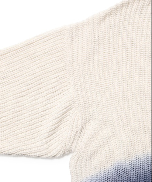 ADAM ET ROPE'（アダムエロペ）の「【LOGAN/ローガン別注】Dip Dye CrewNeck/UNISEX（ニット/セーター・メンズ・ネイビー/グレー・M/L）」の11枚目の写真