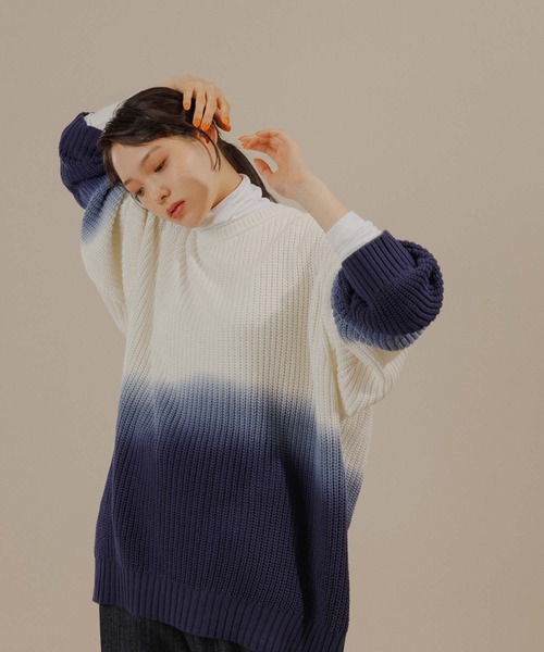 ADAM ET ROPE'（アダムエロペ）の「【LOGAN/ローガン別注】Dip Dye CrewNeck/UNISEX（ニット/セーター・メンズ・ネイビー/グレー・M/L）」の15枚目の写真