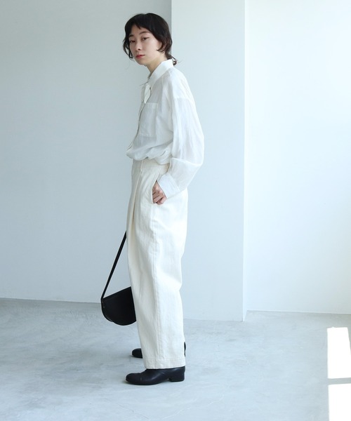 yuni(ユニ )の「11ozムラ糸denim back gom パンツ(デニムパンツ・レディース・キナリ・S/M)」の4枚目の写真