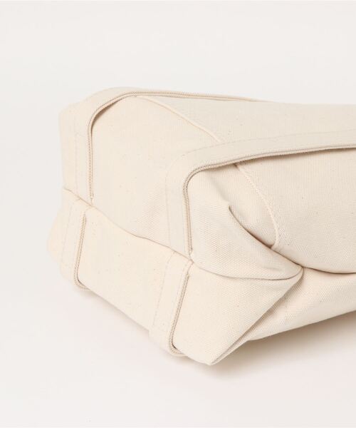 amiacalva（アミアカルヴァ）の「【AMIACALVA】キャンバストートバッグ（トートバッグ・レディース・ホワイト/ブラック/レッド・ONE SIZE）」の4枚目の写真