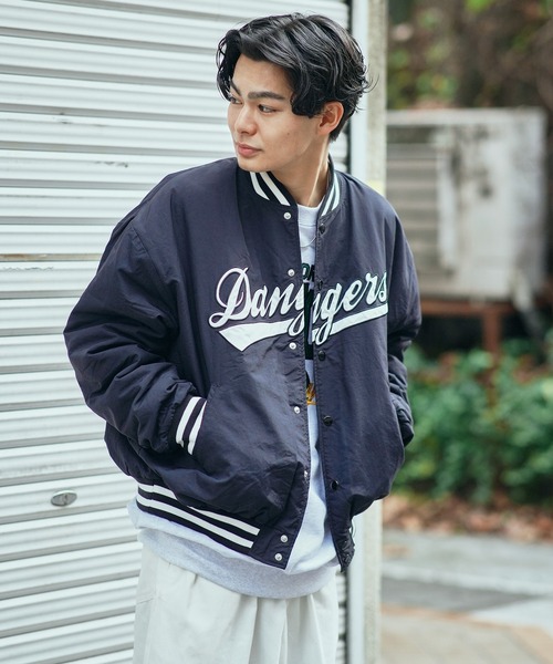 SPINNS(スピンズ)の「【ビッグシルエット】DENGERSロゴリブライン ナイロンスタジアムジャケット(スタジャン・メンズ・ネイビー/レッド/グリーン/ロイヤルブルー/サックスブルー/ブラック/イエロー・ONESIZE)」の10枚目の写真