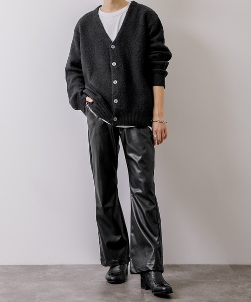 Adoon plain（アドーンプレーン）の「【Adoon plain】フェイクレザーフレアパンツ（その他パンツ・メンズ・ブラック・SMALL/MEDIUM/LARGE）」の8枚目の写真