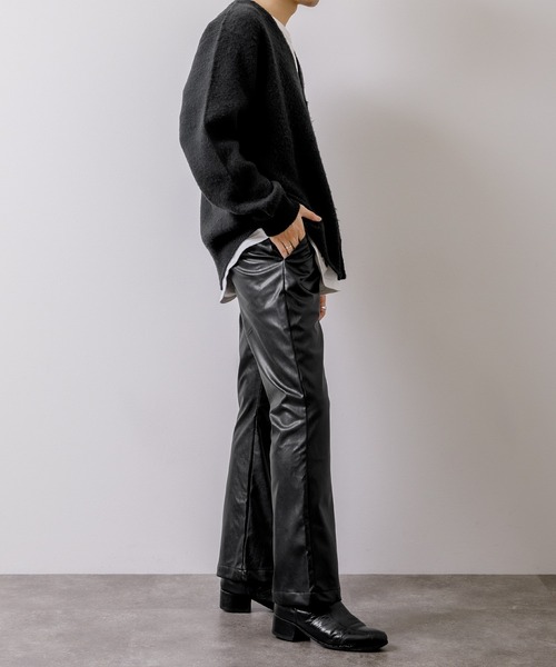 Adoon plain（アドーンプレーン）の「【Adoon plain】フェイクレザーフレアパンツ（その他パンツ・メンズ・ブラック・SMALL/MEDIUM/LARGE）」の10枚目の写真