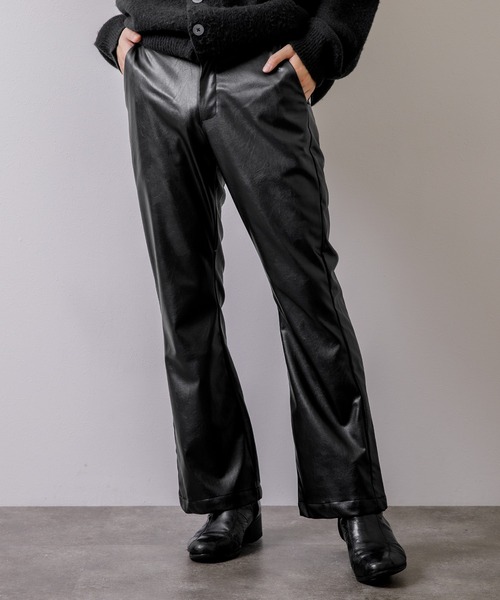 Adoon plain（アドーンプレーン）の「【Adoon plain】フェイクレザーフレアパンツ（その他パンツ・メンズ・ブラック・SMALL/MEDIUM/LARGE）」の3枚目の写真