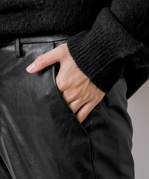 Adoon plain（アドーンプレーン）の「【Adoon plain】フェイクレザーフレアパンツ（その他パンツ・メンズ・ブラック・SMALL/MEDIUM/LARGE）」の5枚目の写真